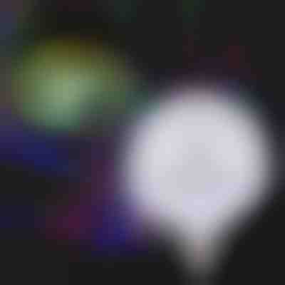 Цветна Автоматично Въртяща се LED Крушка | GLOWELLA